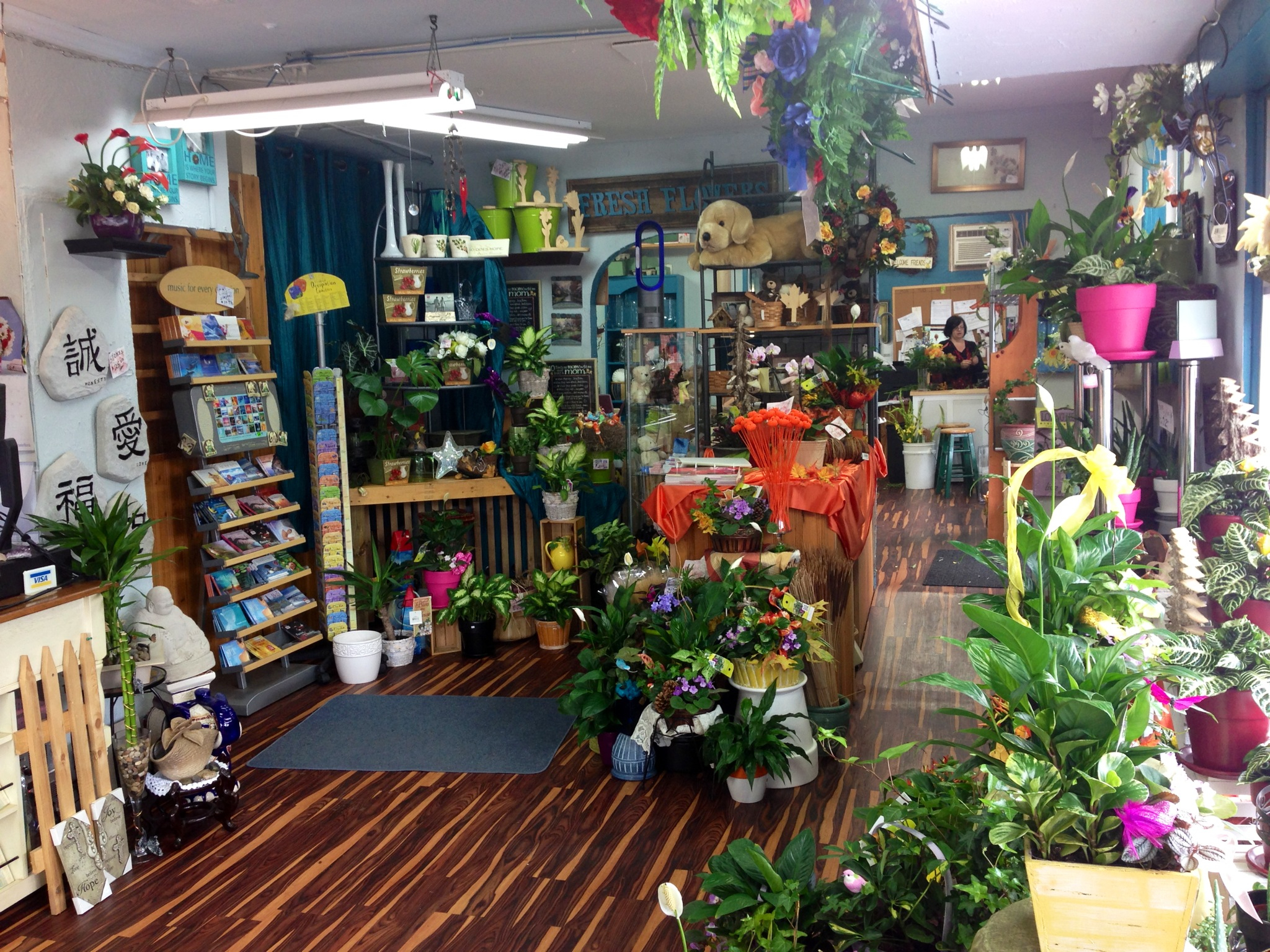 Janet's Flowers Ltd - Florists & Flower Shops