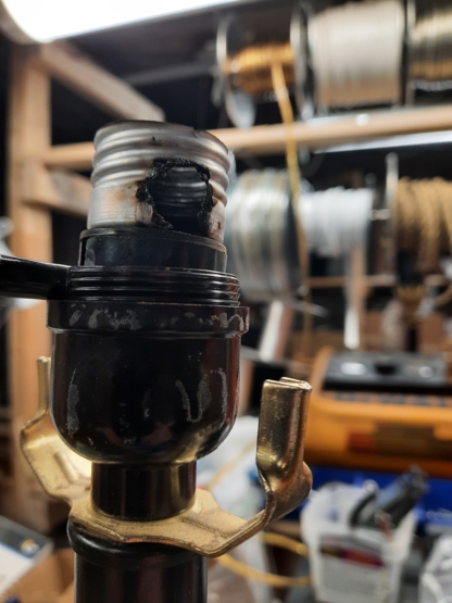 First Call Lighting Fixture & Lamp Repair - Réparation et entretien de luminaires