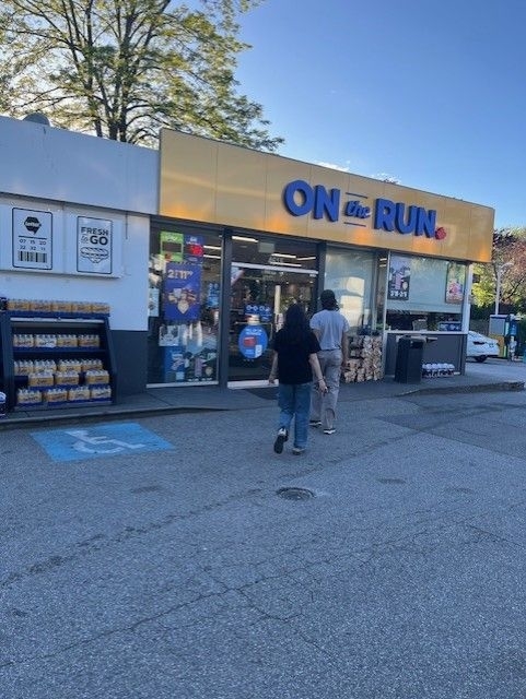 on the run - convenience store - Convenience Stores
