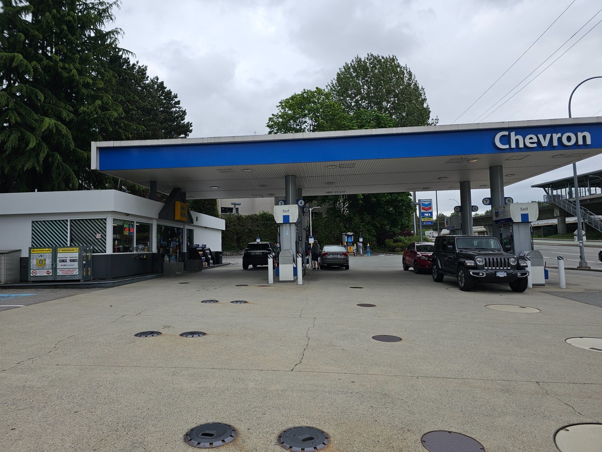 chevron - gas station - Stations-services