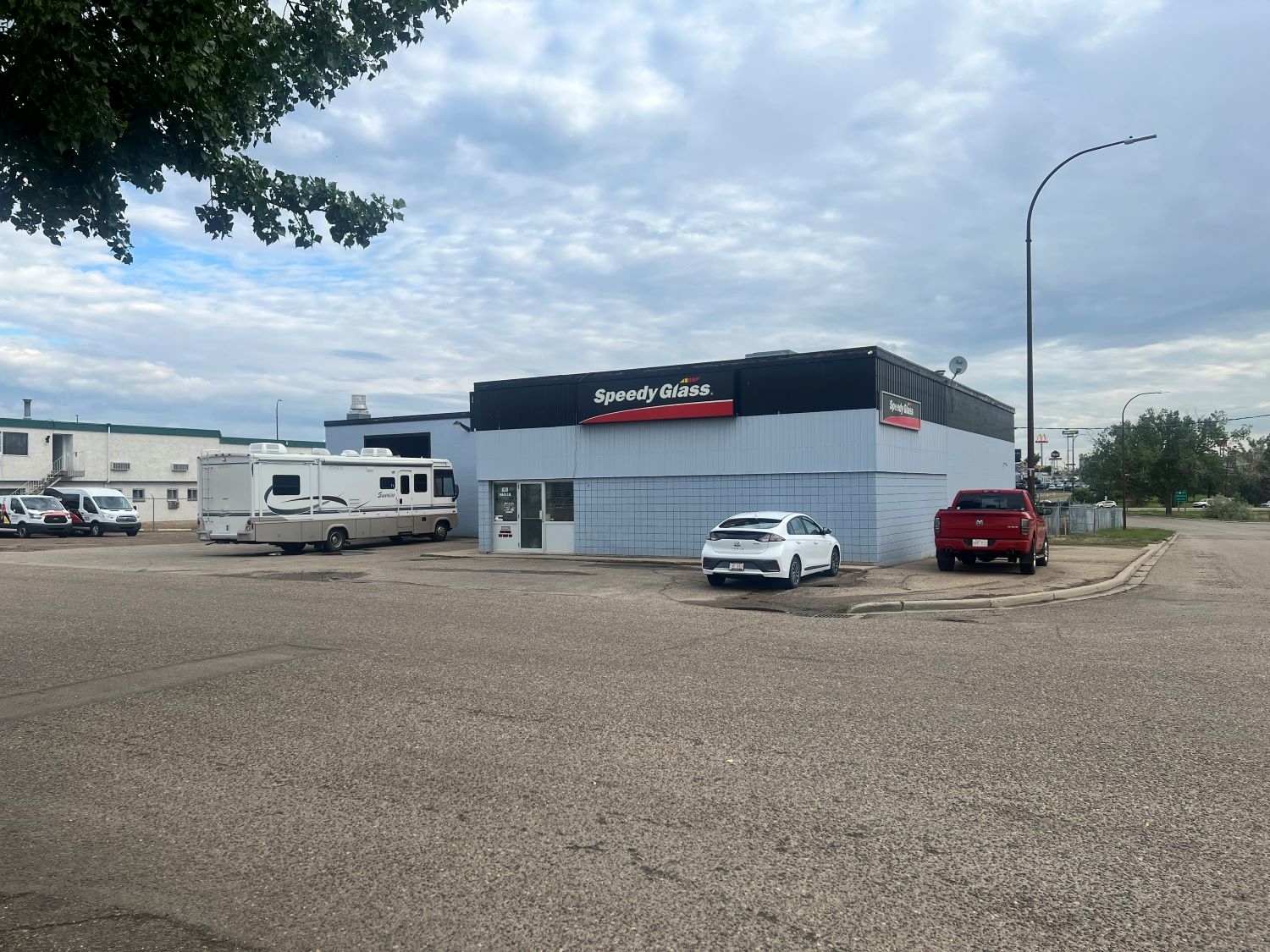 speedy glass medicine hat - Auto Glass & Windshields