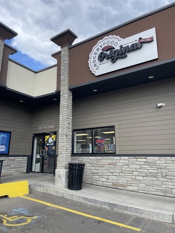 CoinFlip Bitcoin ATM - East Side Grocery (Grande Prairie) - Banks