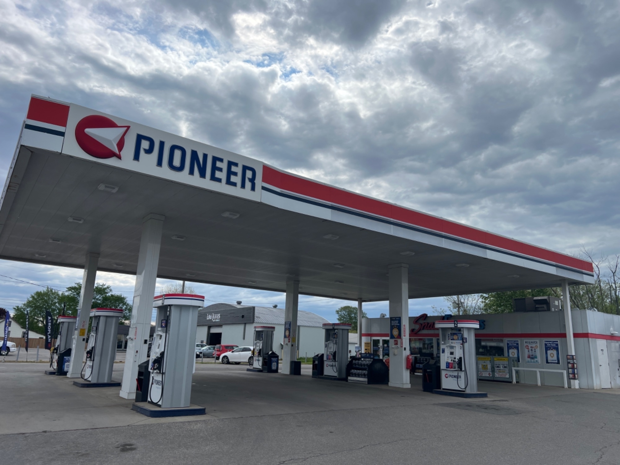 pioneer - gas station - Gas Stations