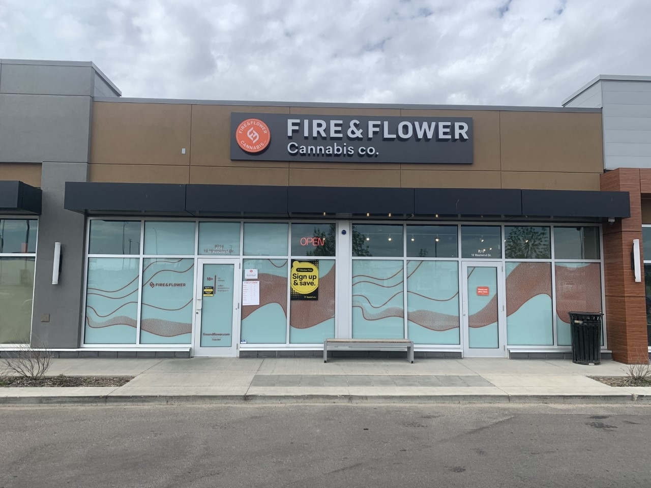 Fire & Flower | Spruce Grove Westwind | Cannabis Store - Cannabis thérapeutique