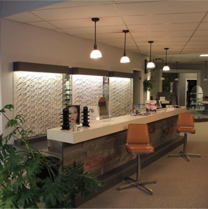 Moulton's Optical Centre - Sarnia - Produits optiques