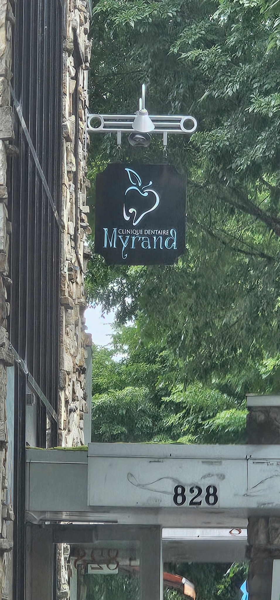 Clinique Dentaire Myrand - Dentists