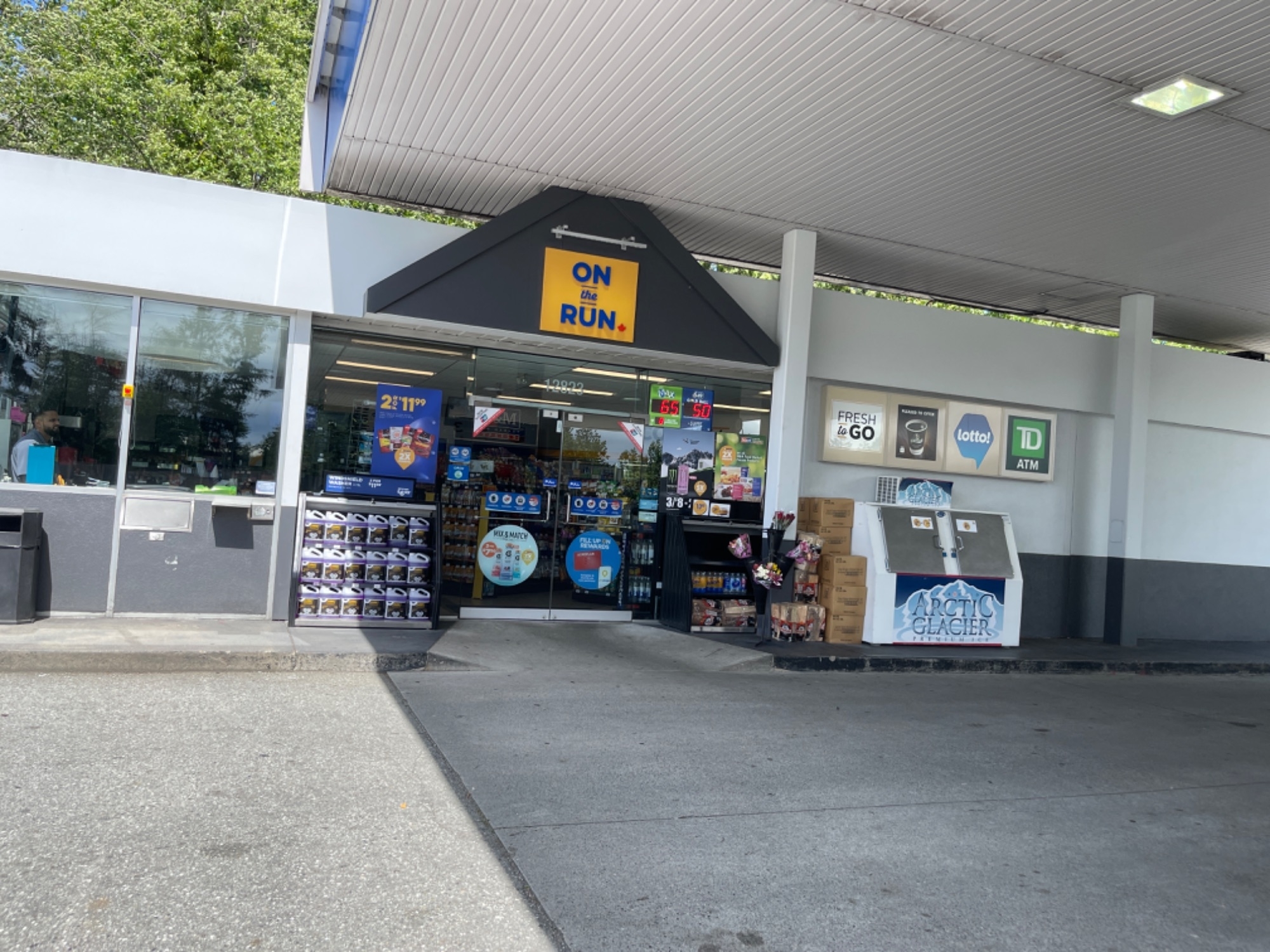 on the run - convenience store - Convenience Stores