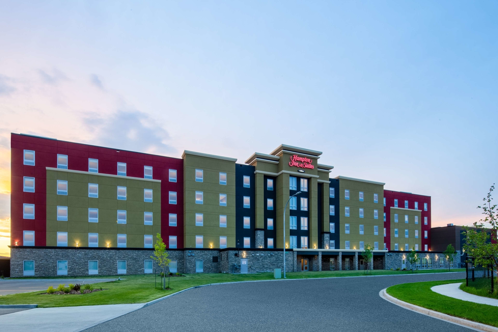 Hampton Inn & Suites by Hilton Edmonton St. Albert - Hotels