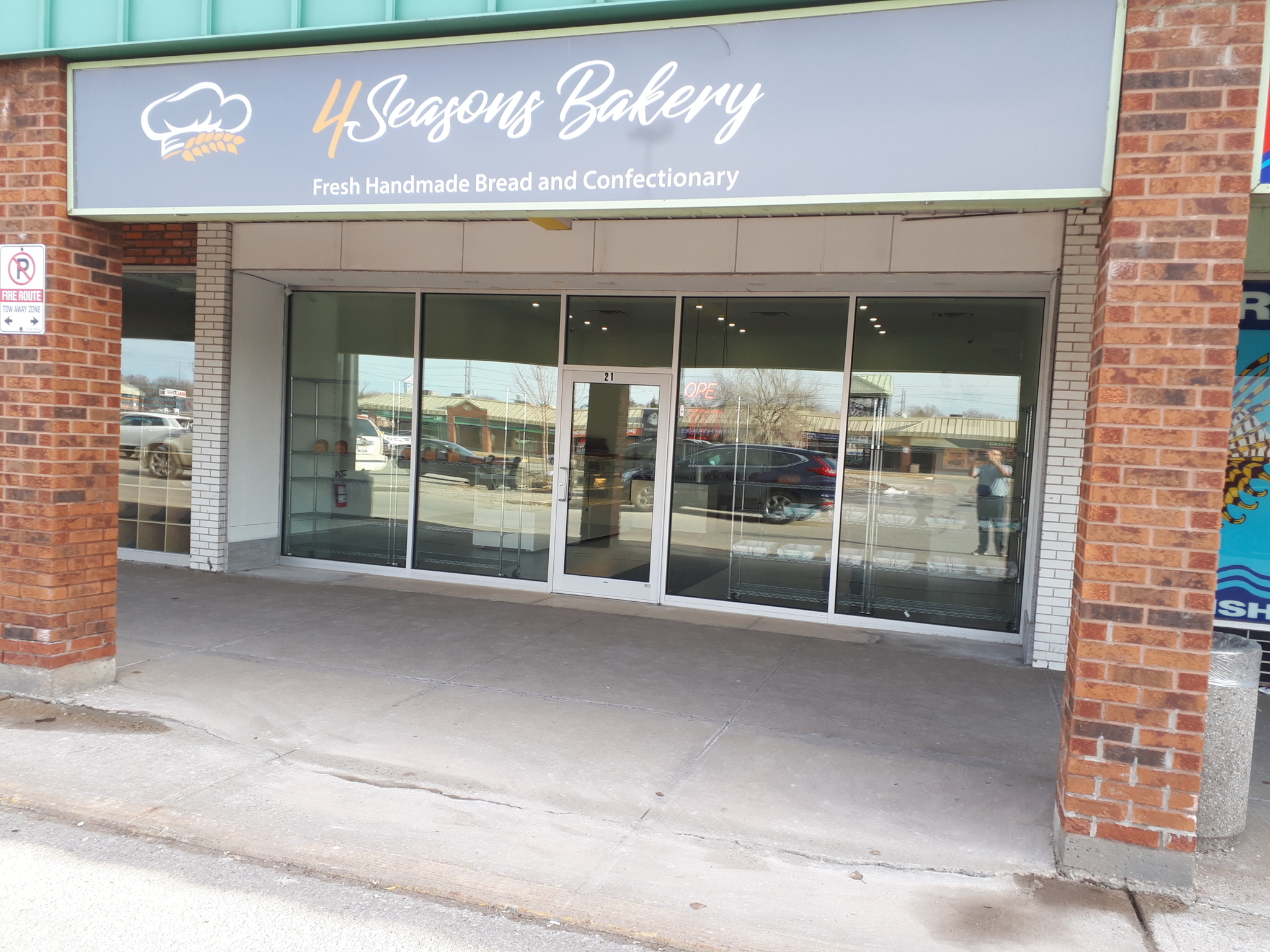 4 Seasons Bakery 130 Davis Dr, Newmarket, ON
