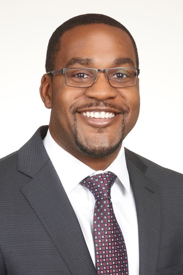 Edward Jones - Financial Advisor: Dennis E Scruggs - Conseillers en placements