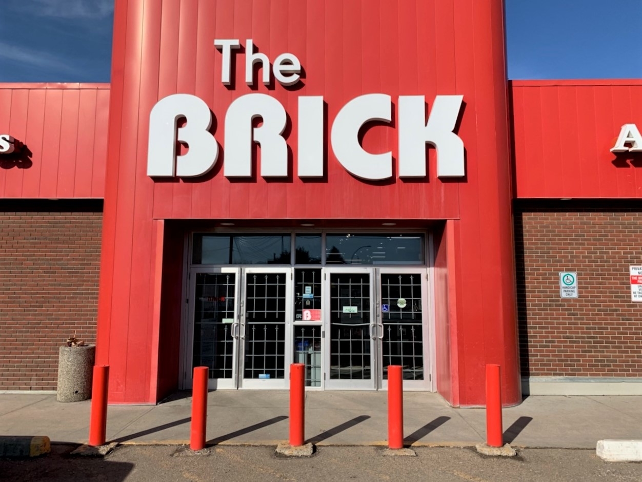 The Brick - Magasins de gros appareils électroménagers