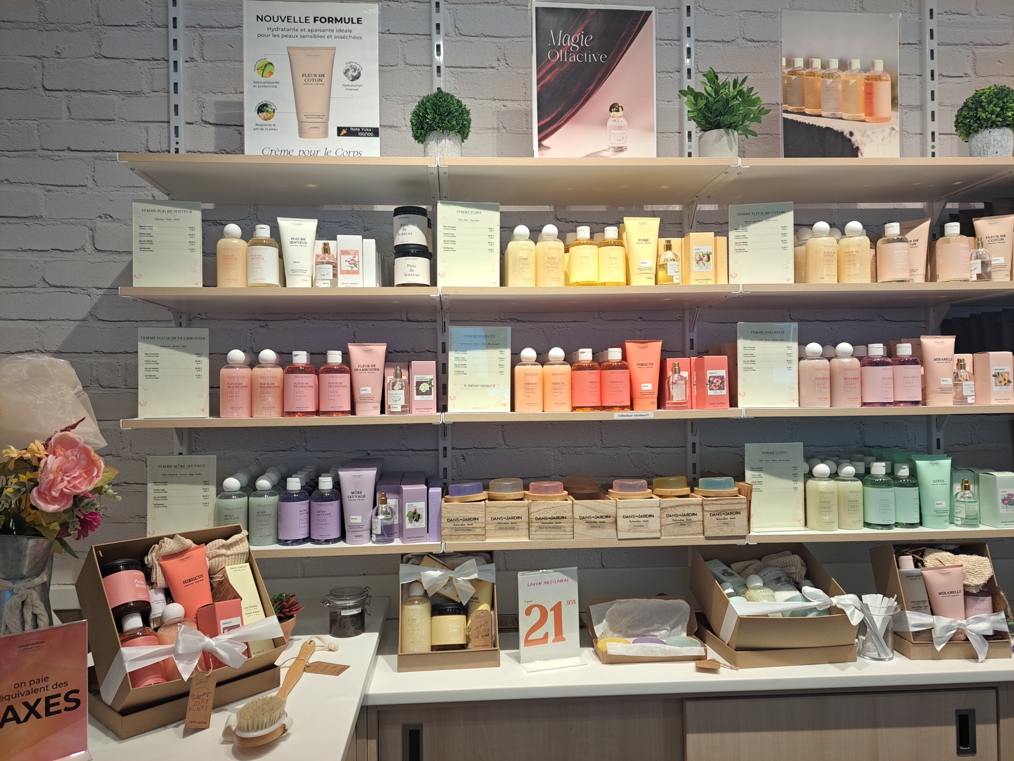 dans un jardin - Parfumeries et magasins de produits de beauté