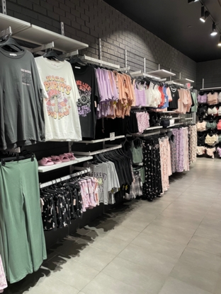 Ardene - Clothing Stores