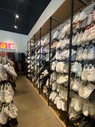 Ardene - Women's Clothing Stores