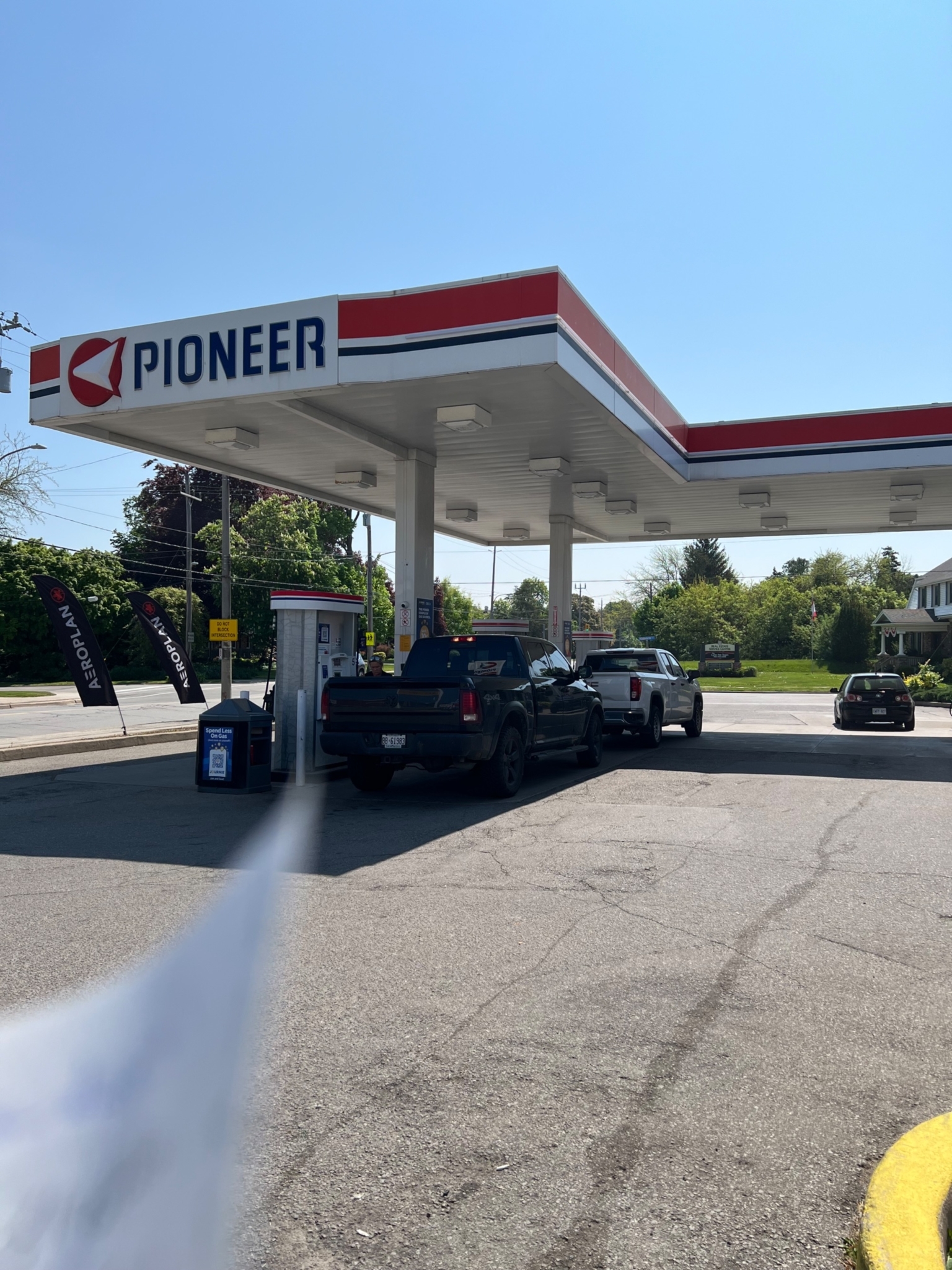 Pioneer - Gas Station - Stations-services