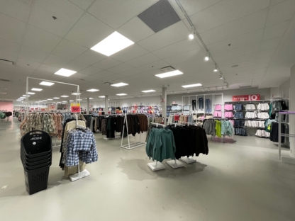 Ardene magasin de liquidation - Clothing Stores