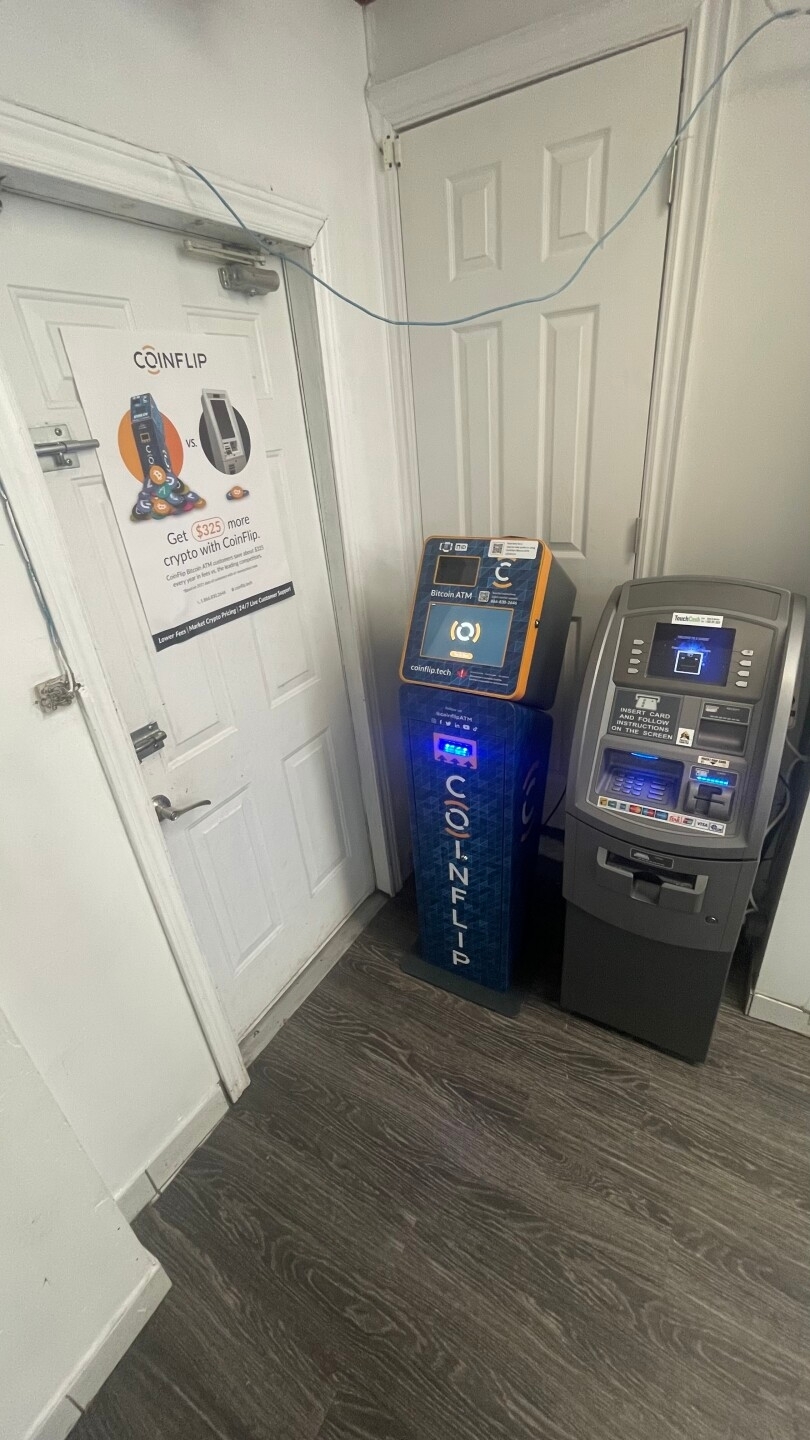 CoinFlip Bitcoin ATM - Jack's Corner Convenience (Toronto) - Banques