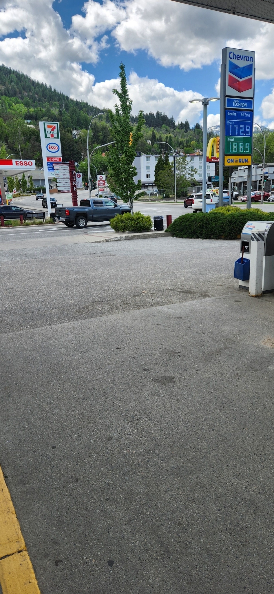 Chevron - Gas Station - Stations-services