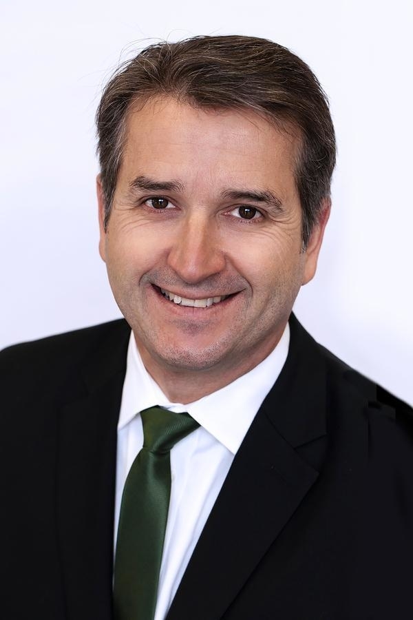 Edward Jones - Financial Advisor: Ed dos Santos, CFP®|DFSA™ - Conseillers en placements