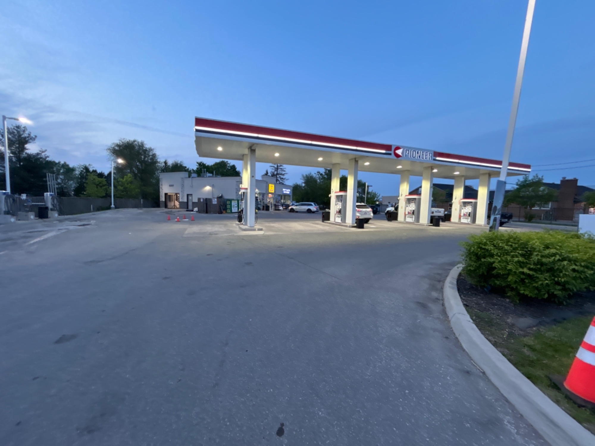 pioneer - gas station - Gas Stations