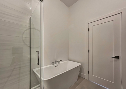 Signa Construction Inc. - Home & Bathroom Renovation - Pose et sablage de planchers