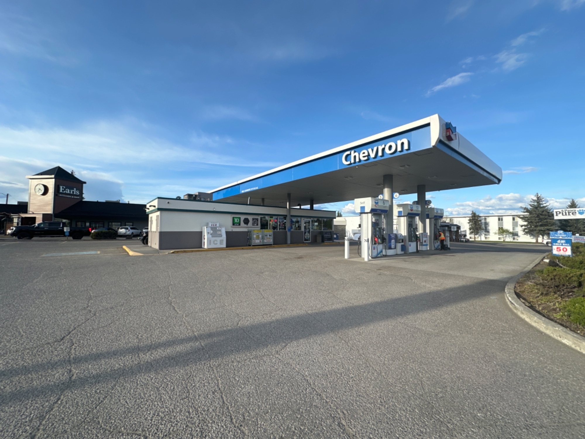 Chevron - Gas Station - Stations-services