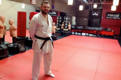 Curran’s Karate - Écoles et cours d'arts martiaux et d'autodéfense
