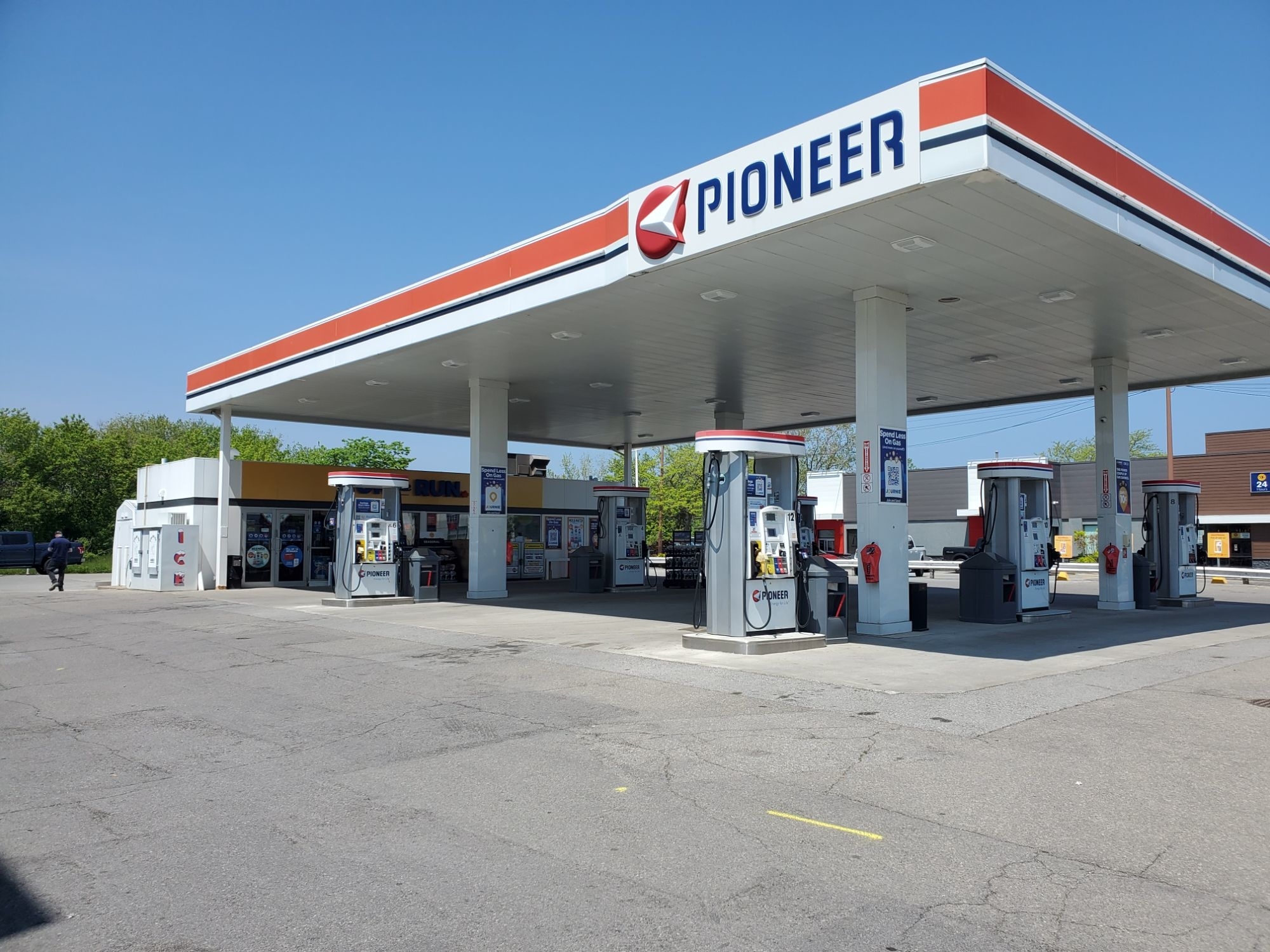Pioneer - Gas Station - Stations-services