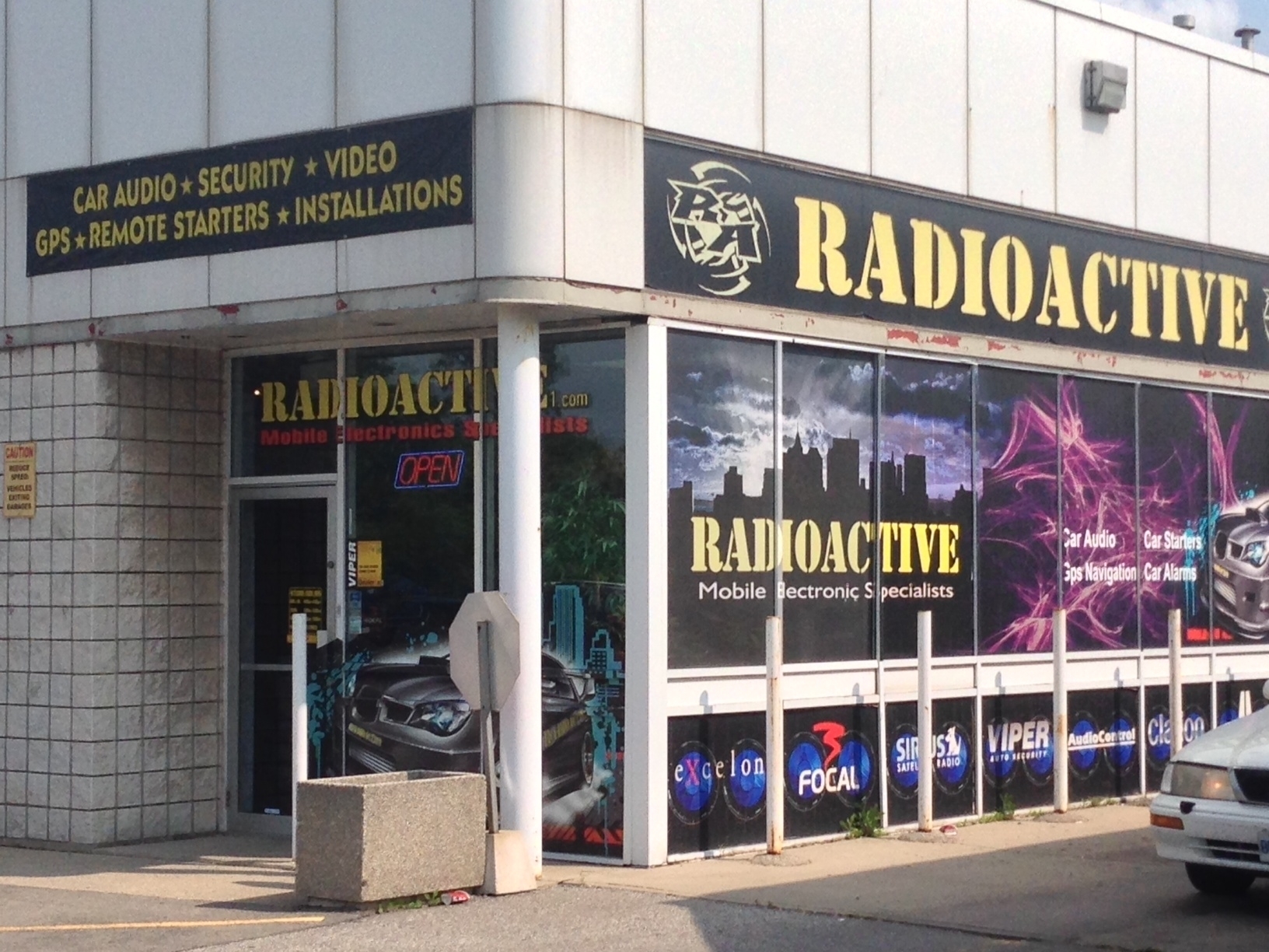 Burlington Radioactive - Systèmes stéréo et radios d'auto