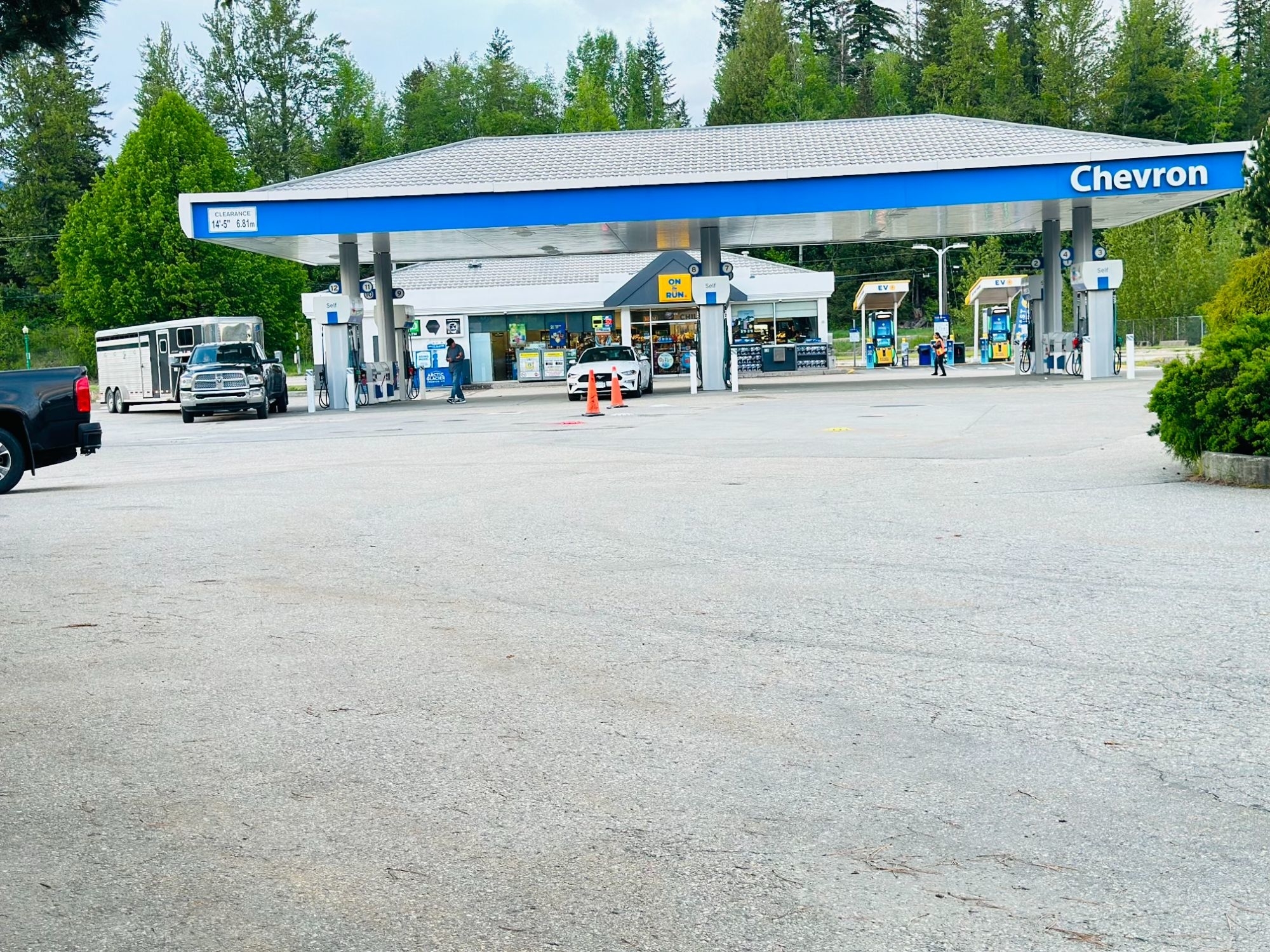 chevron - gas station - Stations-services