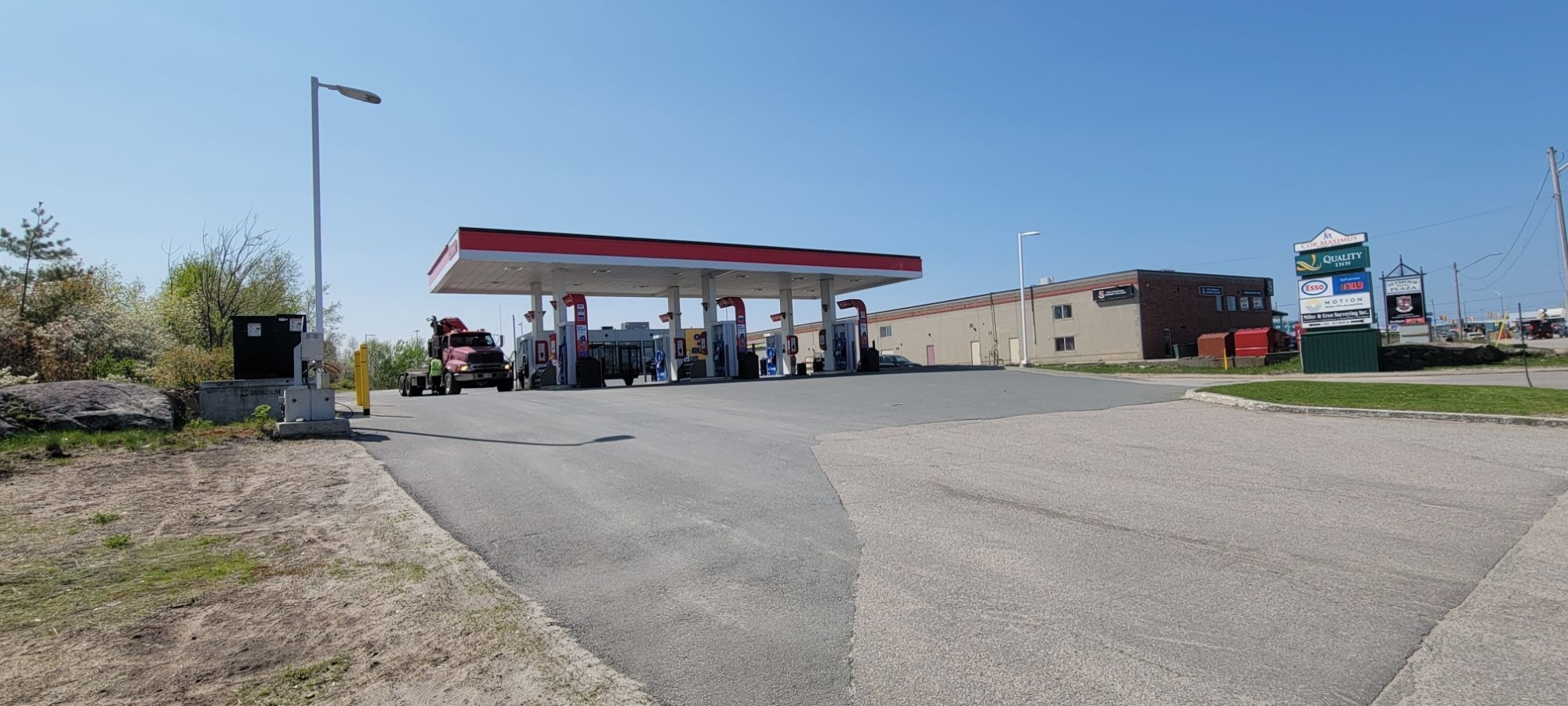 pioneer - gas station - Stations-services
