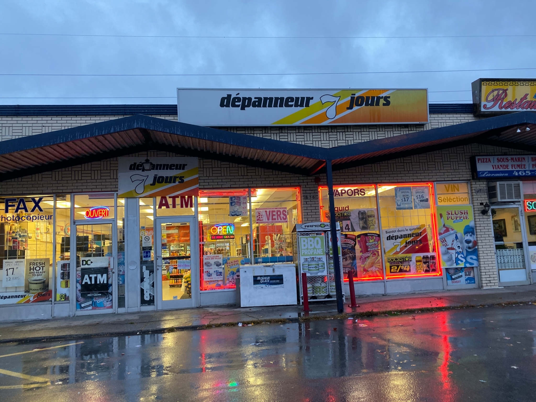 Depanneur 7 Jours 836, boul Provencher, Brossard, QC
