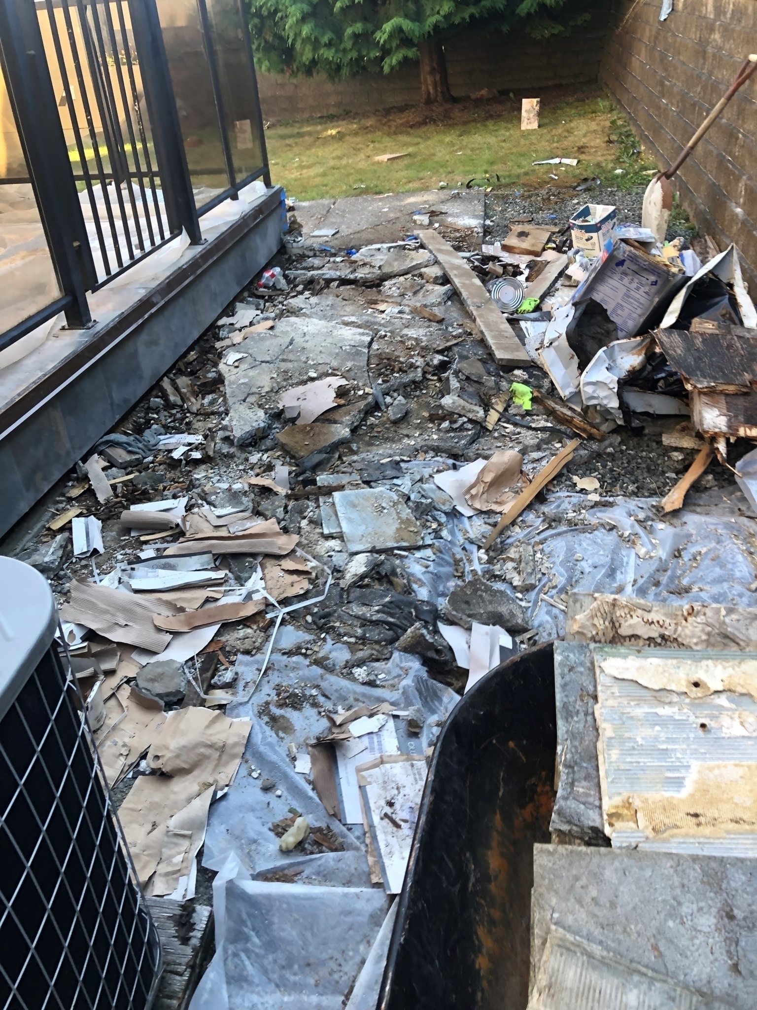 Ron's Garbage Removal & Demolition - Collecte d'ordures ménagères