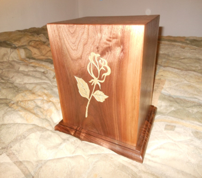 Borean Cremation Urns in Wood - Funeral Urns