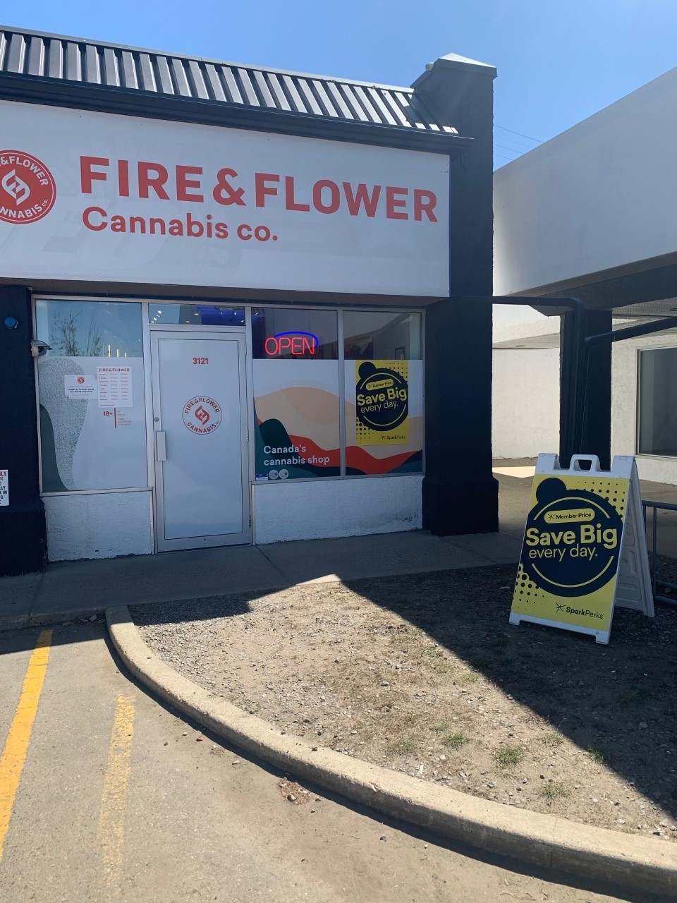 Fire & Flower | Red Deer Bower Center | Cannabis Store - Cannabis thérapeutique