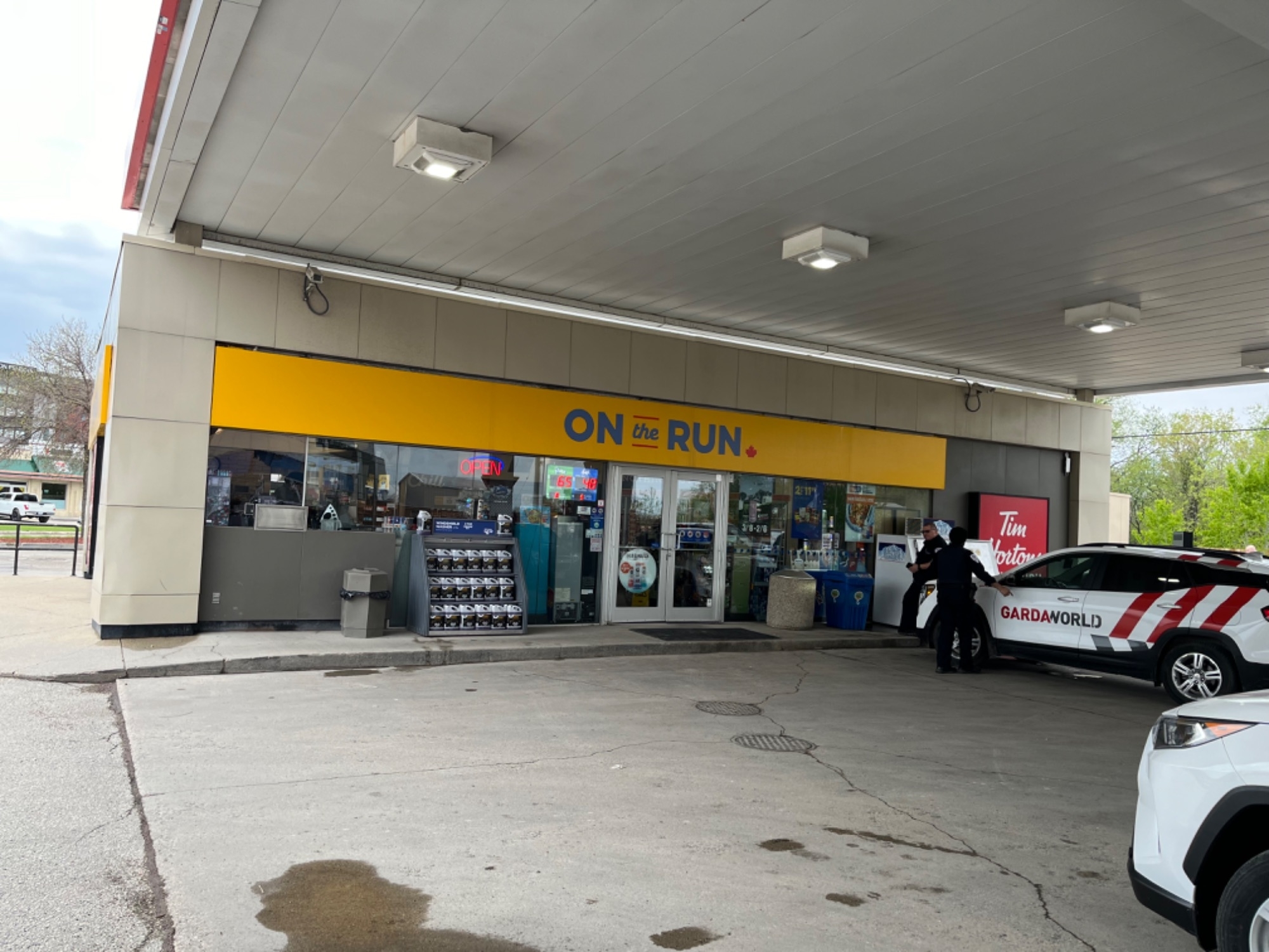 on the run - convenience store - Convenience Stores