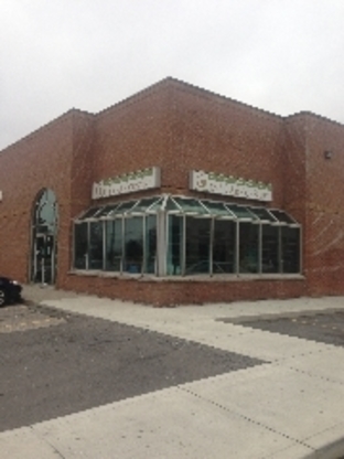 Paquette Lindsay Dr - Optometrists