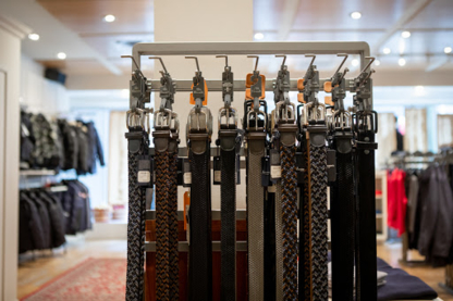 Robert Simmonds Clothing - Magasins de vêtements