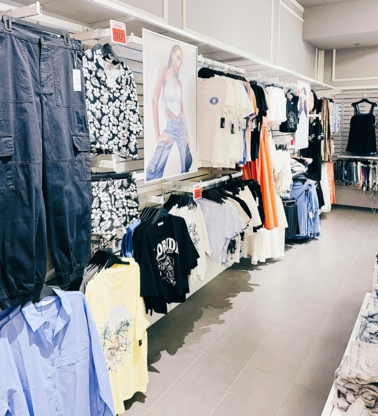 Ardene - Clothing Stores