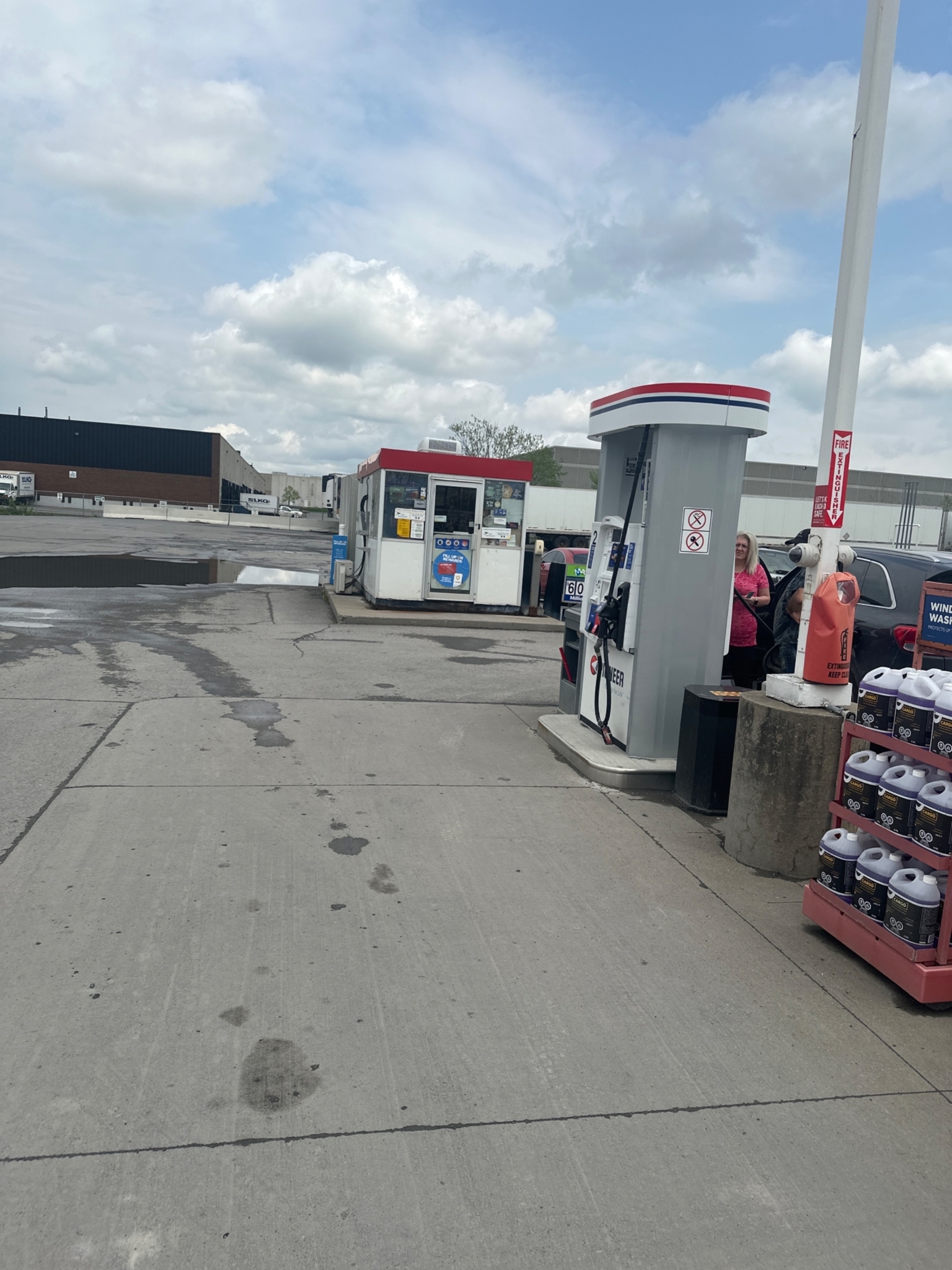 pioneer - gas station - Stations-services