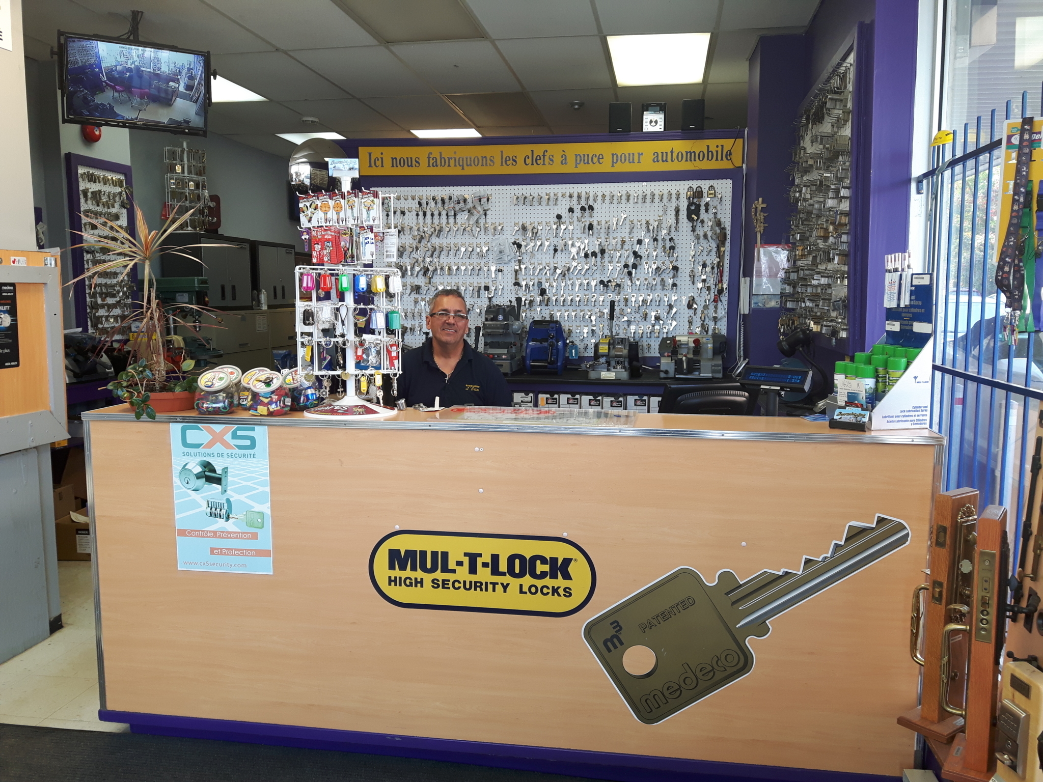 Serrurier L'Élite inc Opening Hours 11862, boul de la Rivièredes