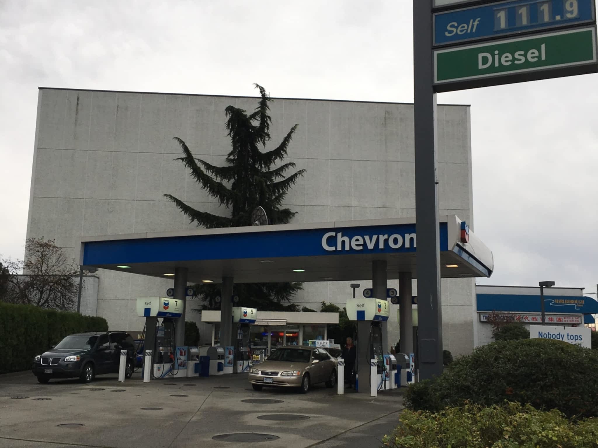 photo Chevron - Gas Station