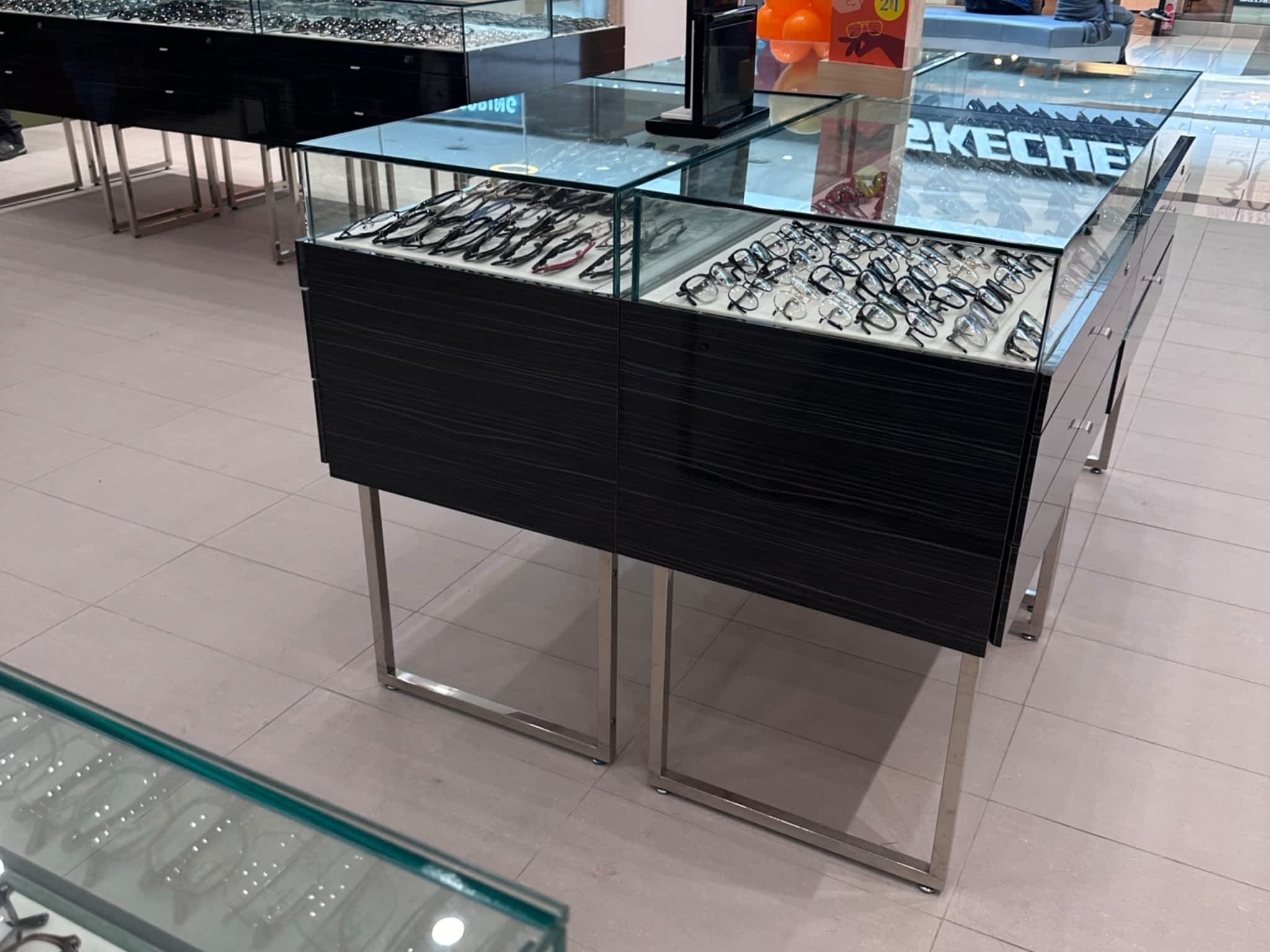 photo solis optics - Surrey - Guildford Town Centre