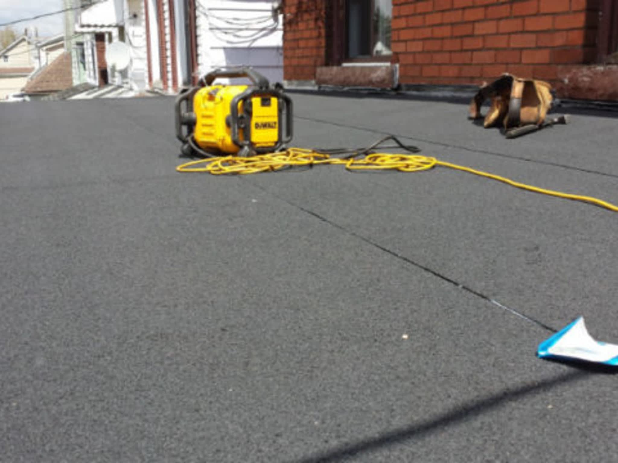 photo Newfiee's Roofing