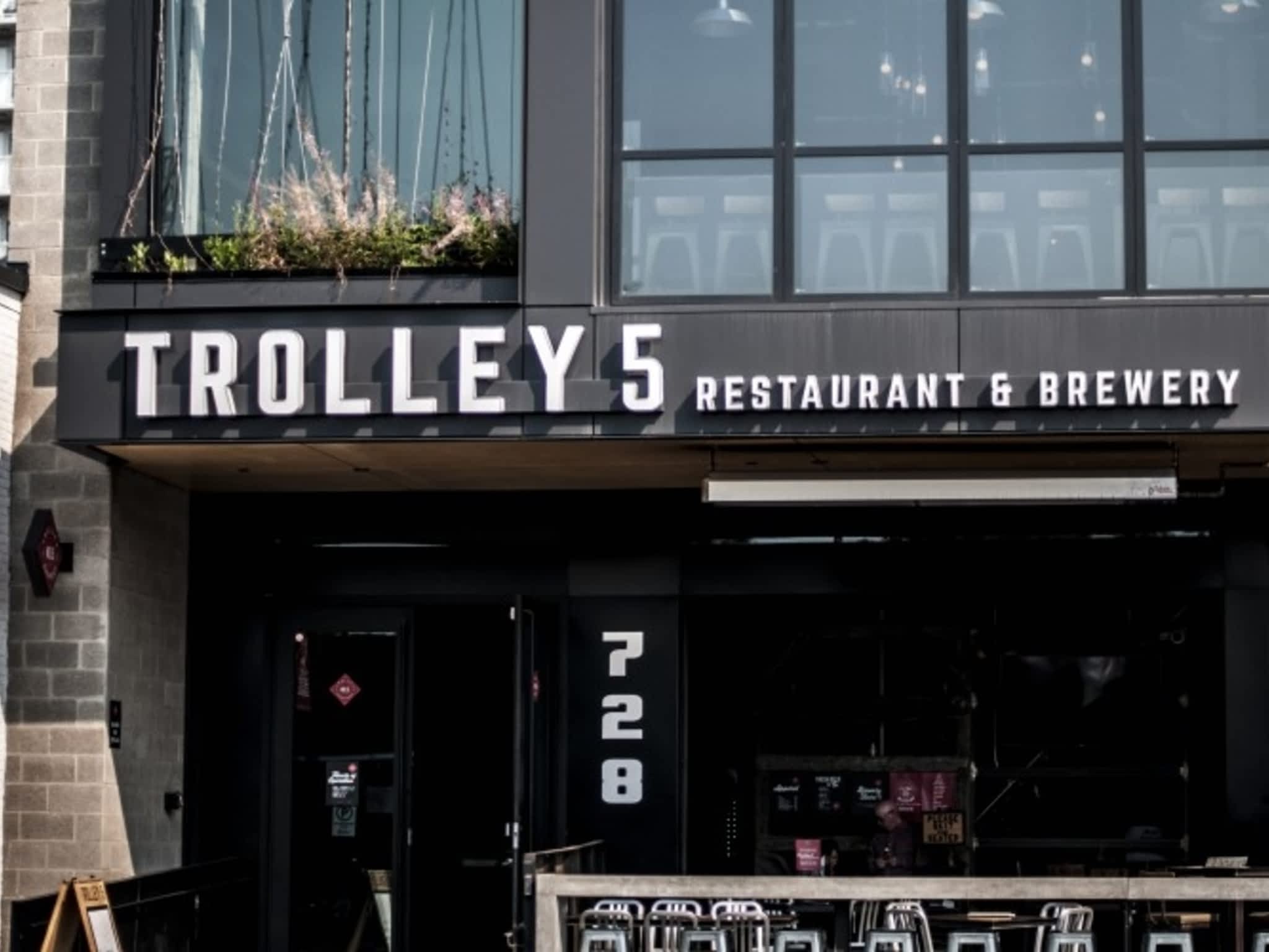 photo Trolley Five Restaurant