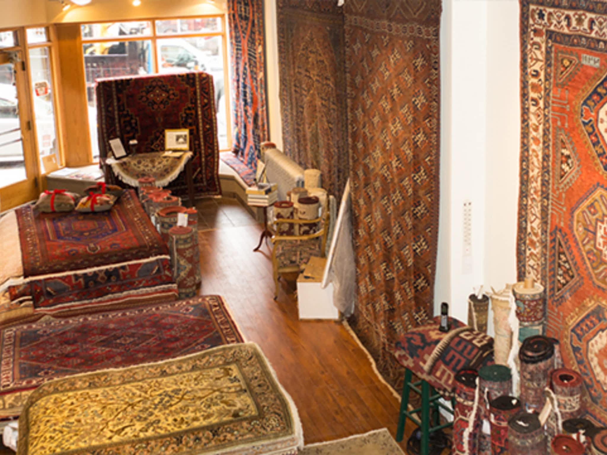 photo Royal Antique Rugs