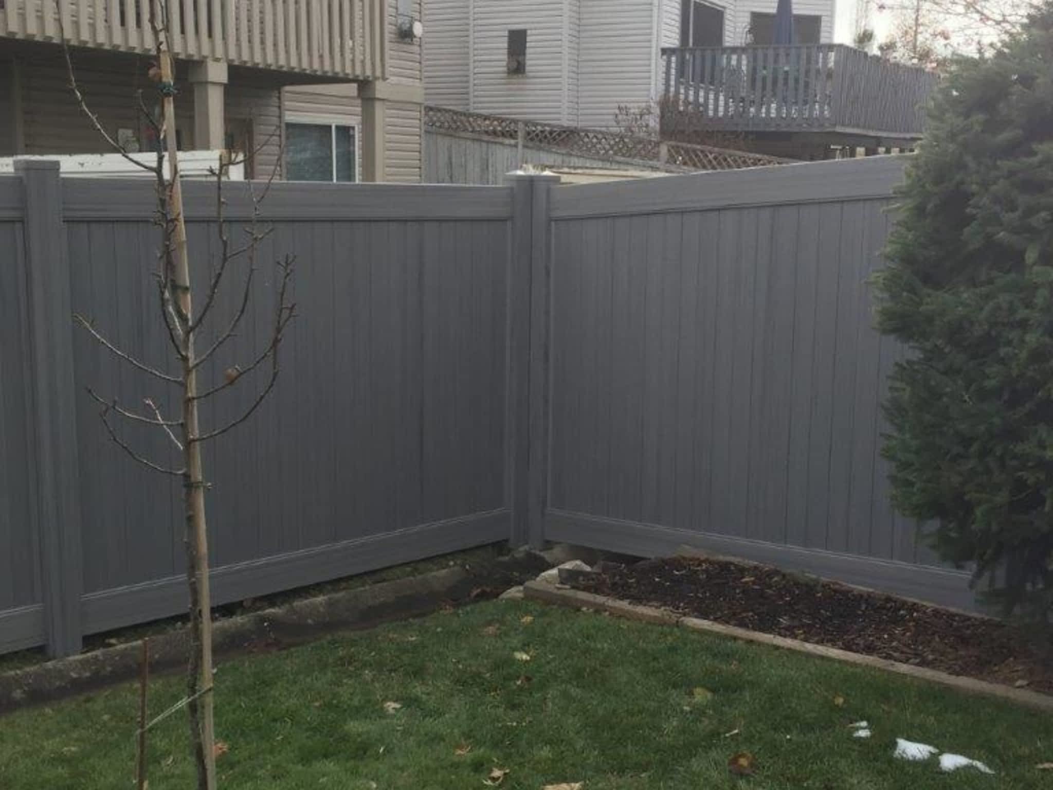 photo Decked Out Vinyl Fencing