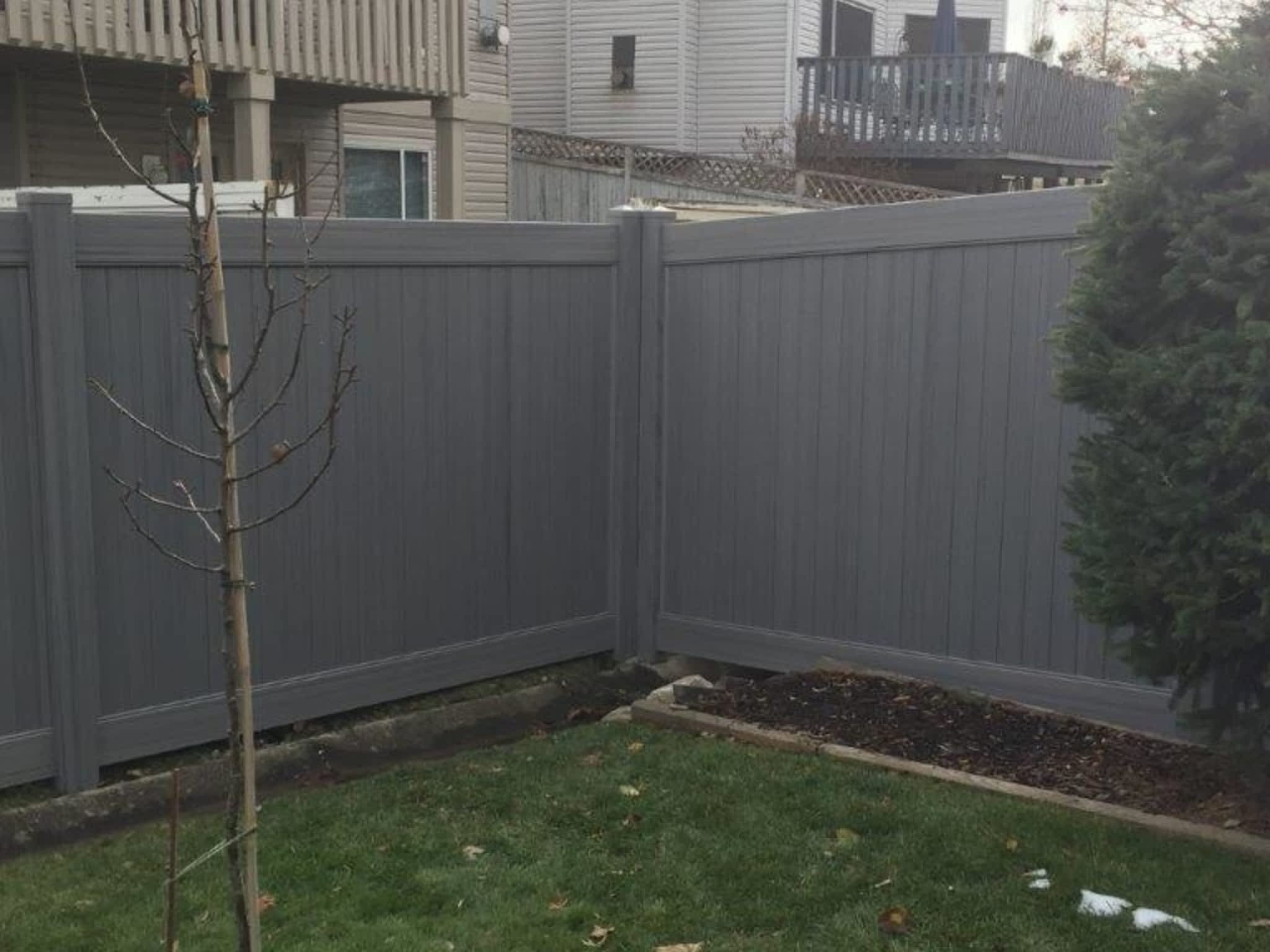 photo Decked Out Vinyl Fences