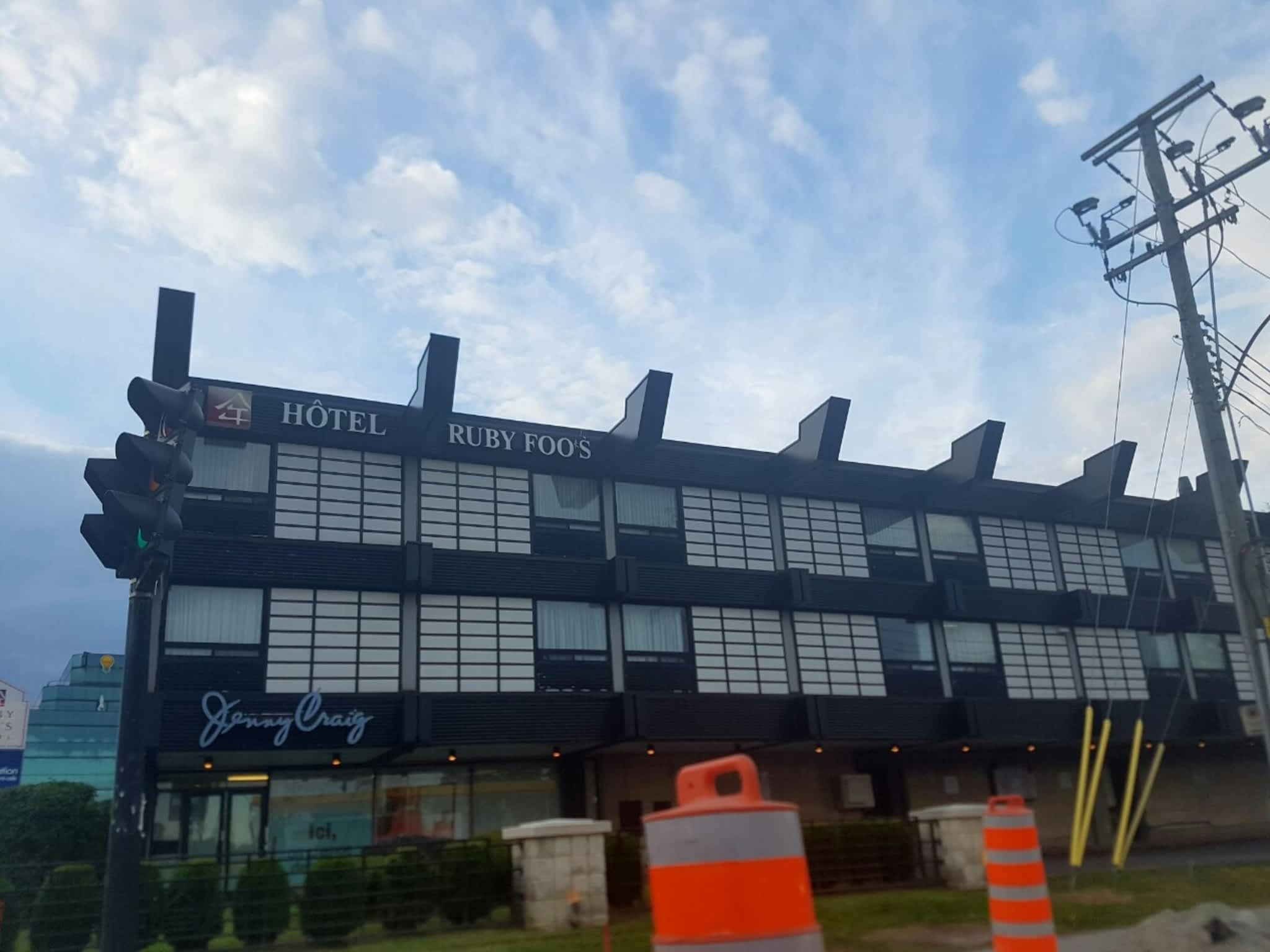 Hôtel Ruby Foo's - Montréal, QC - 7655 boul Décarie | Canpages