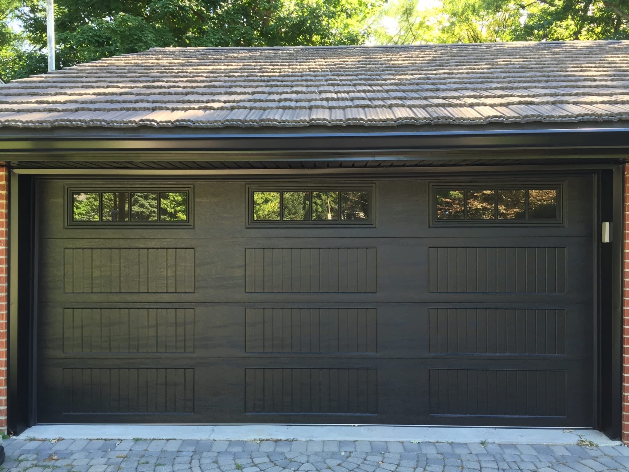 photo Newmarket Garage Doors Inc